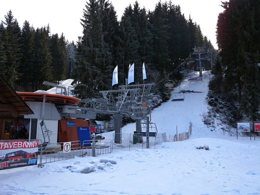 Nástup na lanovku na Bílé