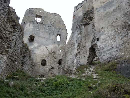 hrad_lietava_DSCN7103.jpg