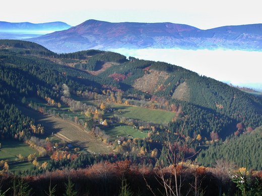 Pohled z Lysé hory směrem ke Skalce