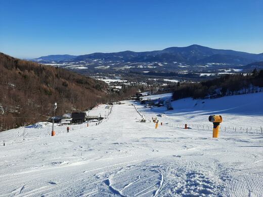 Pohled ze svahu na Opálené v Beskydech