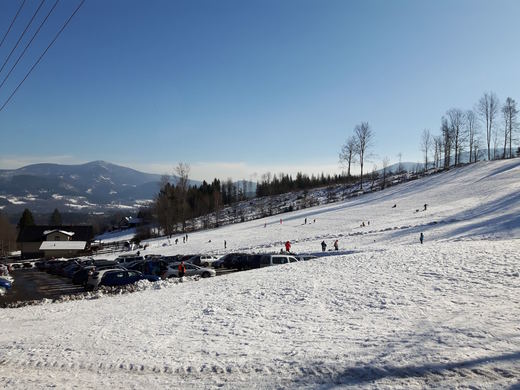 SKI Opálená - sáňkařský svah u parkoviště areálu