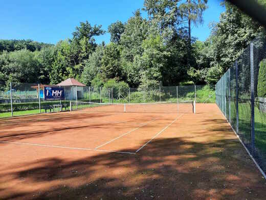 Tenisové hřiště u koupaliště na Libotíně v Štramberku