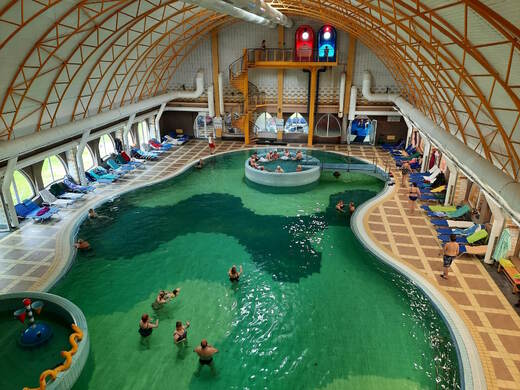 Krytý bazén Thermal Corvinus Velký Meder