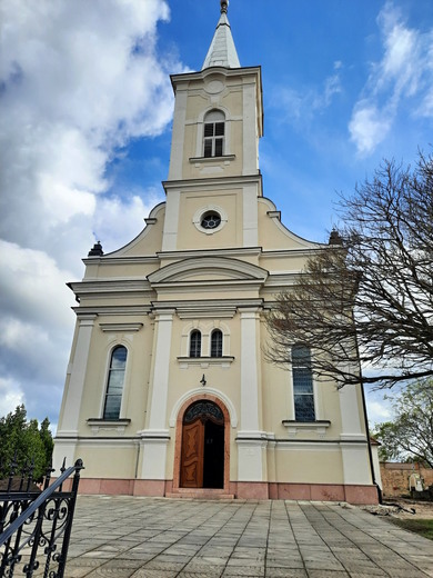 Velký Meder - kostel