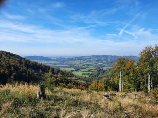 Výhled z Ondřejníku směrem na Hukvaldy